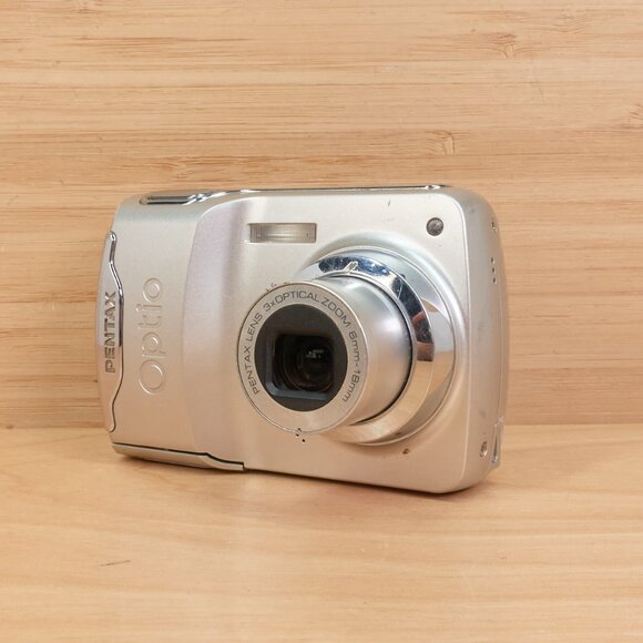 Pentax Optio E30 / 7.1MP / 3x Zoom / Compact Camera - Picture 1 of 9